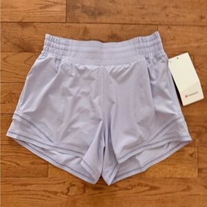 Lululemon NWT size 4 Hotty Hot High-Rise Lined
Short 4" *Lace Trim